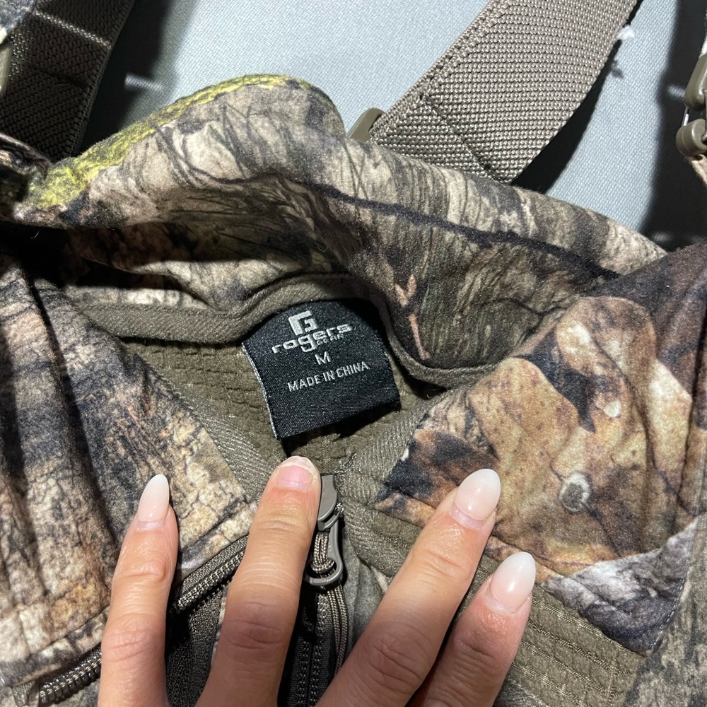 Camouflage Hunting Overalls - Picture 2 of 8